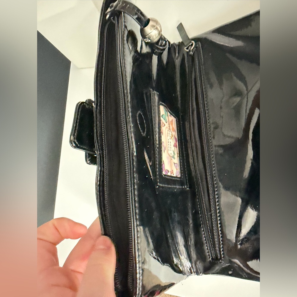 Kenneth Cole Reaction Glossy Black Patent Leather Clutch with Pockets - Picture 7 of 8